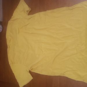 Boys shirt fits like medium